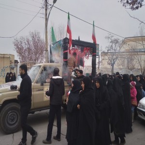 استقبال از شهدای گمنام در شهر بهار عصر امروز شهدای گمنام وارد شهر بهار شده و با حضور زنان و مردان ولایتمدار شهر بهار تشییع شدند.
