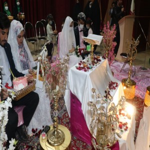 گزارش تصویری از برگزاری مراسم عقد دو زوج جوان به مناسبت روز زن و میلاد حضرت زهرا در فرهنگسرای آیت الله بهاری