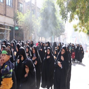 پیاده روی جاماندگان اربعین در شهر بهار