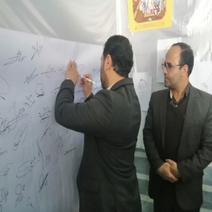 گزارش تصویری از بازدید مسئولین استانی و شهرستانی از نمایشگاه انقلاب در دبیرستان نمونه دولتی حجاب بهار