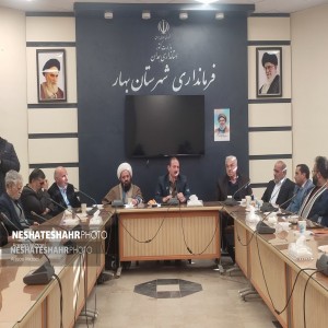 گزارش تصویری از نشست جمعی از فعالین اجتماعی شهر با فرماندار شهرستان