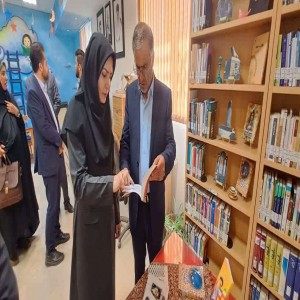 گزارش تصویری از برگزاری انجمن کتابخانه های عمومی شهرستان بهار به ریاست فرماندار شهرستان در کتابخانه گنجنامه روستای حسام آباد