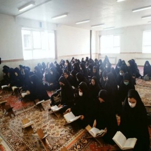 گزارش تصویری از برگزاری محفل انسی با قرآن کریم همراه با ضيافت افطاری در دبیرستان نمونه دولتی حجاب بهار