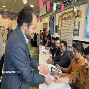 گزارش تصویری از حضور حجت السلام محققی، دکتر میرزایی بخشدار و شهردار لالجین در مصلی این شهر در ساعات اولیه رای دهی