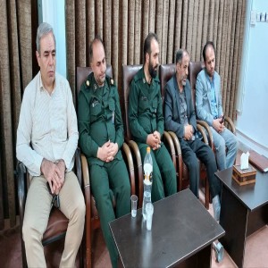 گزارش تصویری از دیدار فرماندهان نظامی و انتظامی ، مسئولین و روسای ادارات با امام جمعه لالجین به مناسبت فرا رسیدن هفته دفاع مقدس