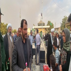 مراسم غبار رویی مزار شهدا به مناسبت آغاز هفته دفاع مقدس