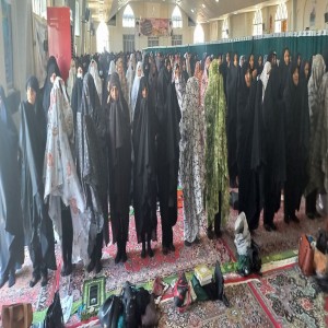 اقامه نماز ظهر عاشورا در مصلی امام خمینی(ره) بهار
