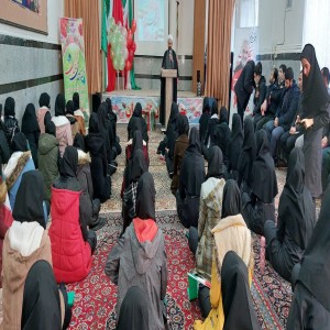 زنگ انقلاب با حضور مسئولین، مدیران و دانش آموزان در مدرسه دخترانه شهید سلیمانی در لالجین نواخته شد