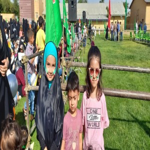 تصاویری از اجرای سرود سلام فرمانده در بهار