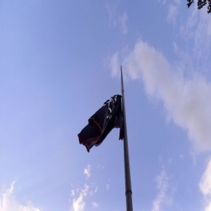 گزارش تصویری از اهتراز پرچم امام حسین به مناسبت فرارسیدن ماه محرم در میدان شهدا (شهرداری)