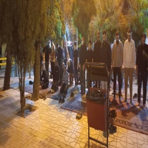تصاویری از ایستگاه صلواتی آیت الله بهاری در ورودی بهار و ازدحام مسافرین و زائران