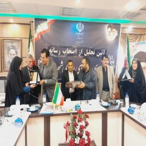 گزارش تصویری از نشست خبری شهردار و رئیس و اعضای شورای اسلامی شهر بهار با خبرنگاران و اصحاب رسانه به مناسبت روز خبرنگار