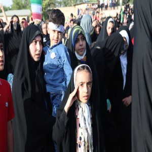 تصاویری از اجرای سرود سلام فرمانده در بهار