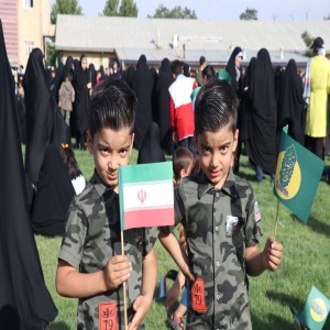 تصاویری از اجرای سرود سلام فرمانده در بهار