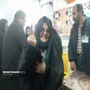 گزارش تصویری از حضور مردم بهار پای صندوق های رأی در شعبات اخذ رأی بهار