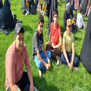 تصاویری از اجرای سرود سلام فرمانده در بهار