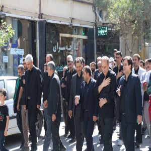 پیاده روی جاماندگان اربعین در شهر بهار
