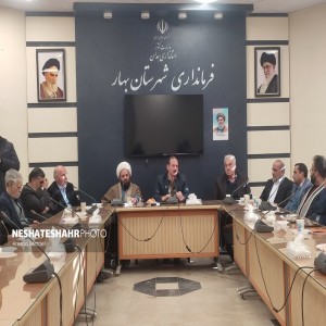 گزارش تصویری از نشست جمعی از فعالین اجتماعی شهر با فرماندار شهرستان
