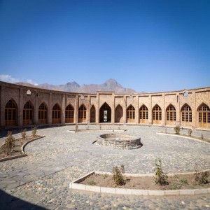 تصاویری از کاروانسرای تاج آباد روستای رسول آباد سفلی به روایت دوربین عکاسان ناصر زلفی و عین الله خزائی