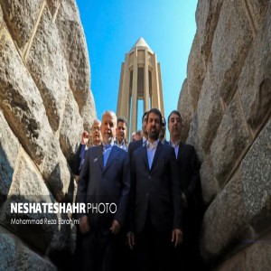 گزارش تصویری از ادای احترام نمایندگان کشورهای عضو اکو به میزبانی سیدرضا صالحی امیری وزیر میراث فرهنگی، گردشگری و صنایع دستی به مقام شامخ شیخ الرئیس