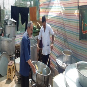 تصاویری از موکب آیت الله بهاری مستقر در کربلا و آماده سازی محیط برای استقبال از زائرین