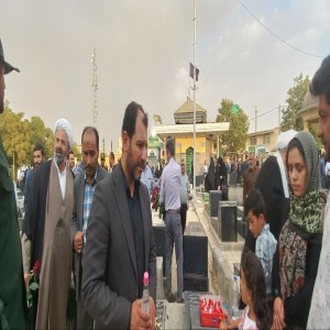 مراسم غبار رویی مزار شهدا به مناسبت آغاز هفته دفاع مقدس