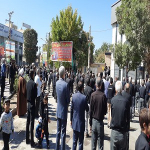 تصاویری از تجمع دلدادگان حسینی در میدان شهر بهار در روز اربعین حسینی