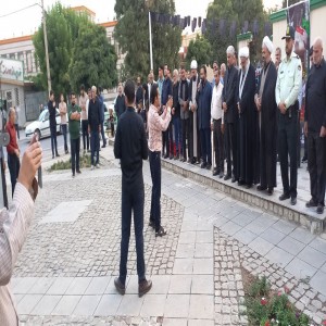 گزارش تصویری از اهتراز پرچم امام حسین به مناسبت فرارسیدن ماه محرم در میدان شهدا (شهرداری)