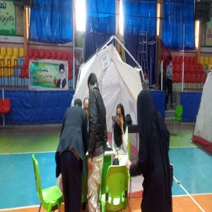 حضور تیم جهادی بسیج جامعه پزشکی استان همدان در سالن ورزشی امیرالمؤمنین (ع) شهر بهار