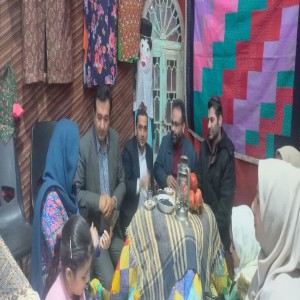 گزارش تصویری از نمایشگاه آثار هنری و توانمندی های بانوان بهاری