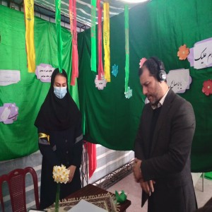 گزارش تصویری از بازدید مسئولین استانی و شهرستانی از نمایشگاه انقلاب در دبیرستان نمونه دولتی حجاب بهار
