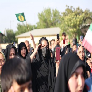 تصاویری از اجرای سرود سلام فرمانده در بهار
