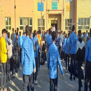 مراسم صبحگاهی با حضور مسئولین به مناسبت هفته بهداشت در دبیرستان پسرانه المهدی
