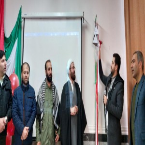 زنگ انقلاب با حضور مسئولین، مدیران و دانش آموزان در مدرسه دخترانه شهید سلیمانی در لالجین نواخته شد