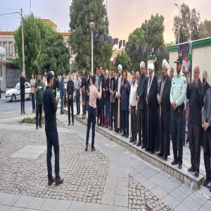 گزارش تصویری از اهتراز پرچم امام حسین به مناسبت فرارسیدن ماه محرم در میدان شهدا (شهرداری)