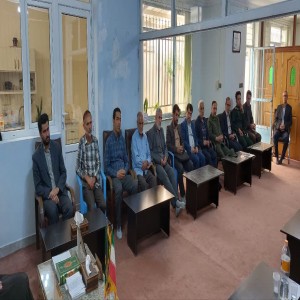 گزارش تصویری از دیدار فرماندهان نظامی و انتظامی ، مسئولین و روسای ادارات با امام جمعه لالجین به مناسبت فرا رسیدن هفته دفاع مقدس