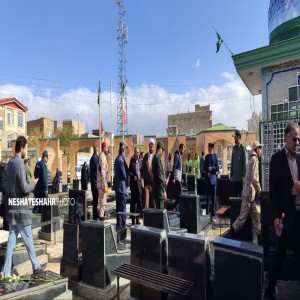 گزارش تصویری از غبارروبی مزار شهدا به مناسبت هفته بسیج