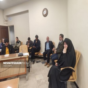 گزارش تصویری از نشست جمعی از فعالین اجتماعی شهر با فرماندار شهرستان