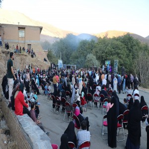 گزارش تصویری از جشنواره آلو و گردو در روستای حیدره قاضی خان