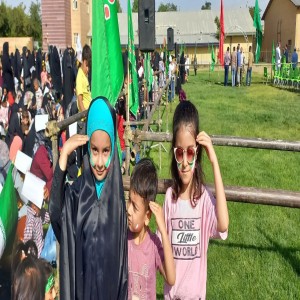 تصاویری از اجرای سرود سلام فرمانده در بهار