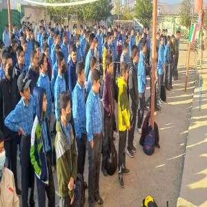 مراسم صبحگاهی با حضور مسئولین به مناسبت هفته بهداشت در دبیرستان پسرانه المهدی