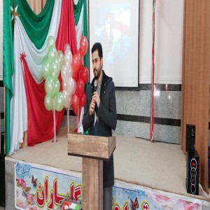 زنگ انقلاب با حضور مسئولین، مدیران و دانش آموزان در مدرسه دخترانه شهید سلیمانی در لالجین نواخته شد