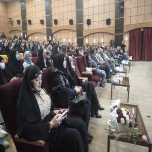 همزمان در ایام الله دهه فجر مراسم جشنی به مناسبت سالروز ولادت حضرت امیرالمؤمنین علیه السلام و روز پدر در فرهنگسرای آیت الله بهاری برگزار شد