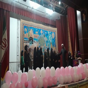 قرارگاه فرهنگی بشری شهرستان بهار با برگزاری اولین همایش ویژه دختران جوان آغاز به کار کرد