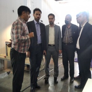 مدیرکل دفتر صنایع پوشاک و منسوجات وزارت صمت از واحد های تولیدی پوشاک شهرستان بهار بازدید کرد