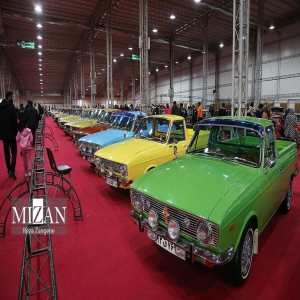 نمایشگاه خودروهای کلاسیک در همدان